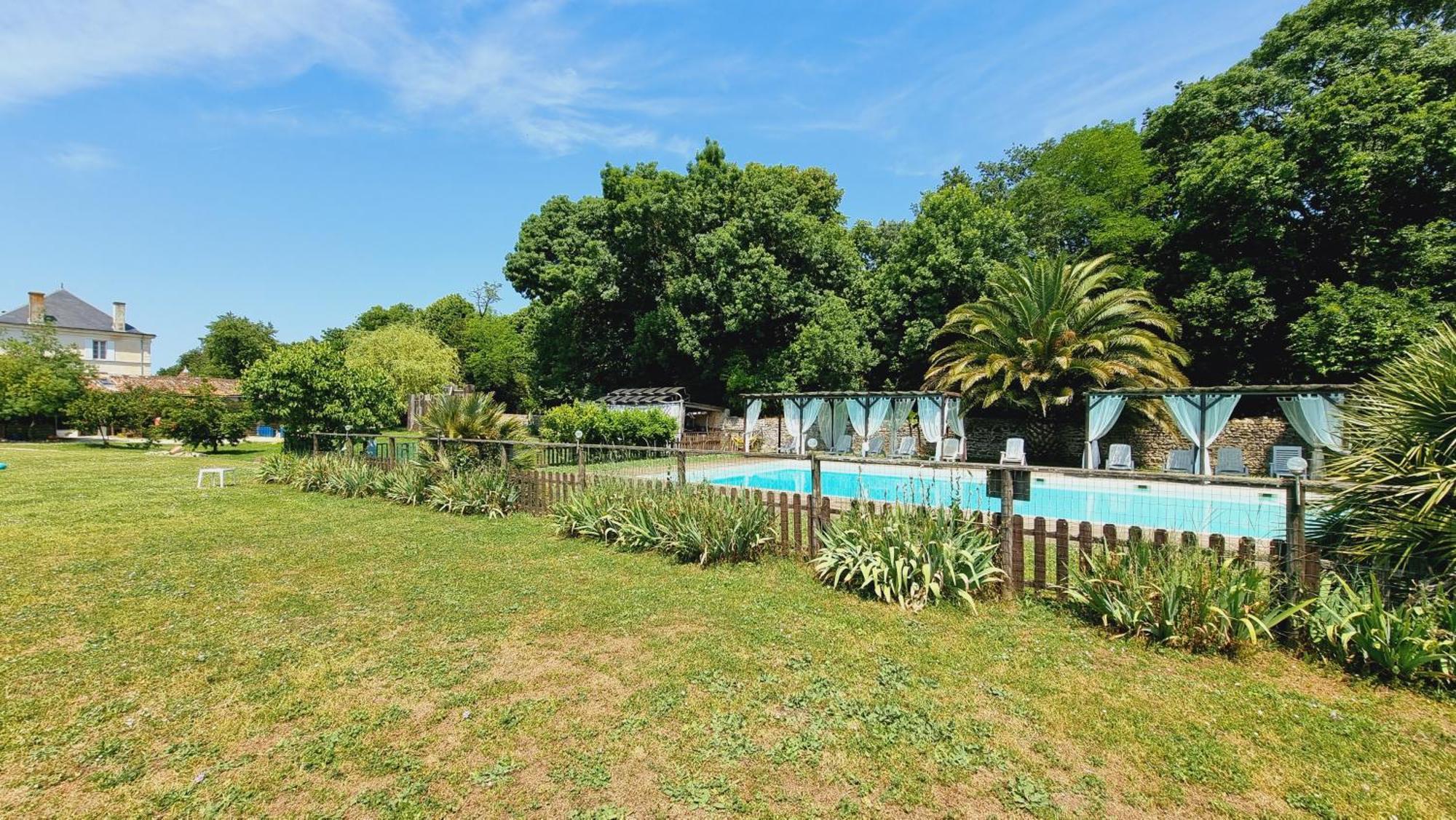 Domaine De Rochebonne Villa Saint-Just-Luzac Dış mekan fotoğraf