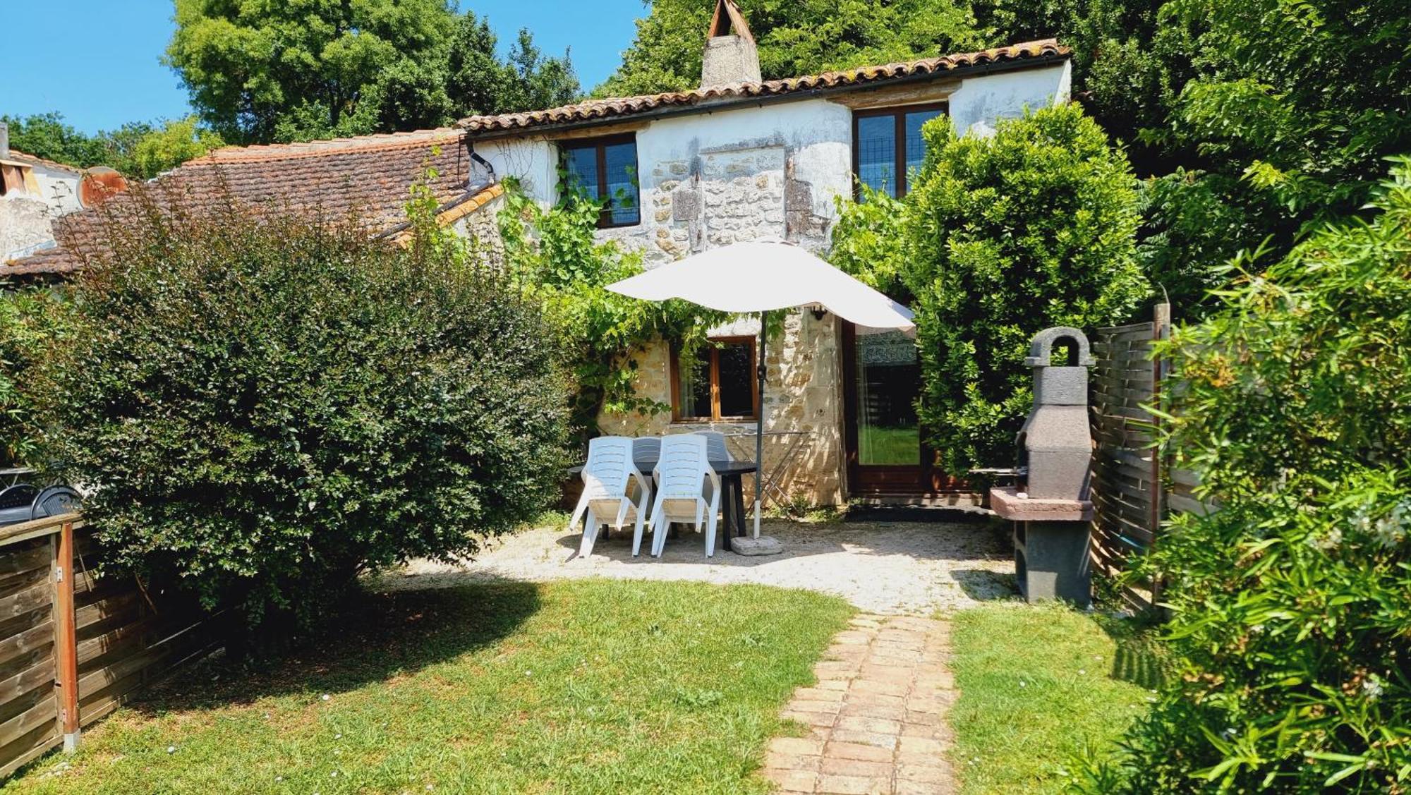 Domaine De Rochebonne Villa Saint-Just-Luzac Dış mekan fotoğraf